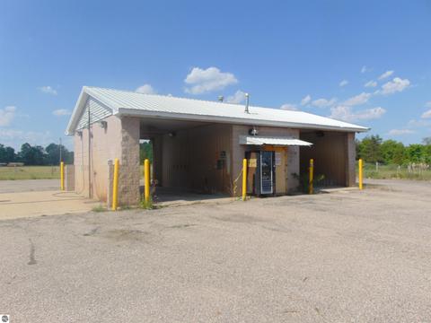 8425 E Sidney, Crystal, MI 48818 photo 2