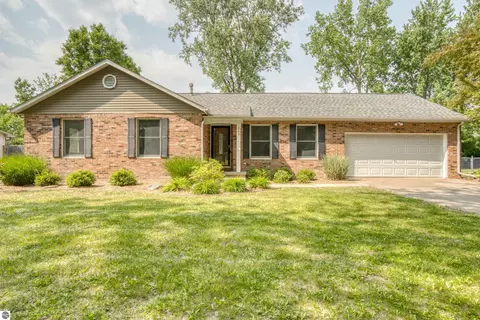 205 Heathermoor, Midland, MI 48642