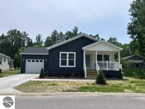 650 Woodcreek Blvd, Traverse City, MI 49686
