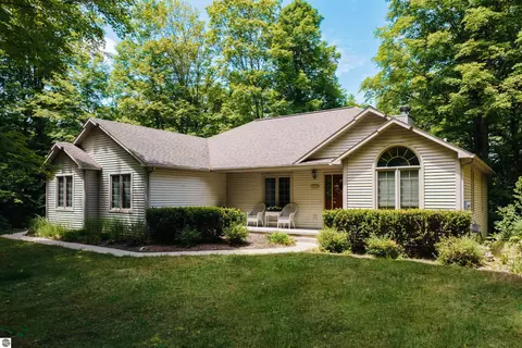 9651 E Walkabout Ln, Traverse City, MI 49684