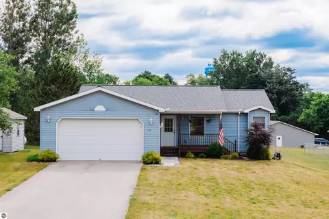 110 Purdy Dr, Buckley, MI 49620