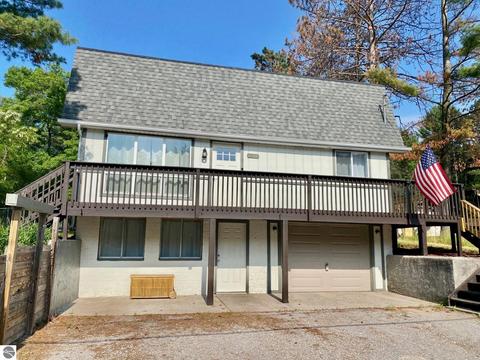 6752 Cedar Lake Rd, Oscoda, MI 48750