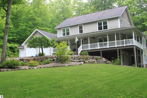 5455 W View Rdg, Glen Arbor, MI 49636