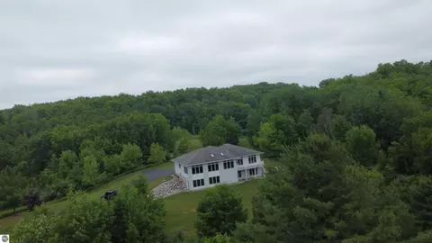 3868 Scenic Hills Dr, West Branch, MI 48661