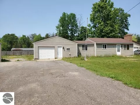 2437 Cecil Hedley Dr, Prescott, MI 48756