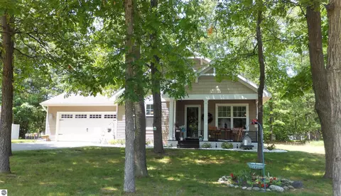 2765 Beech Ct, Traverse City, MI 49684