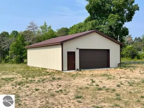 16315 Hidden Timber Dr, Thompsonville, MI 49683