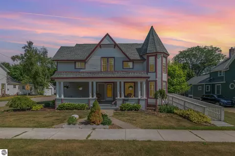 221 Emerson St, Ithaca, MI 48847