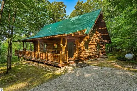 245 Rollaway Trl, Manton, MI 49663
