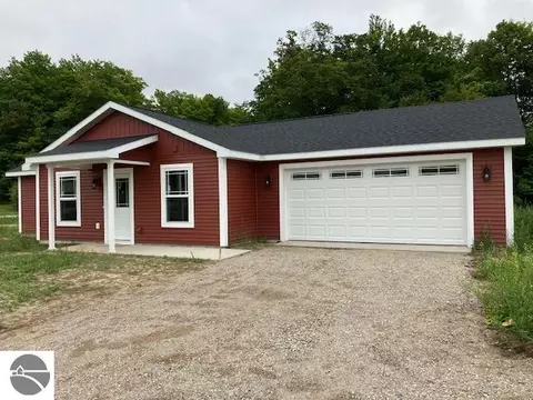 2177 Pebblebrook Dr, Kingsley, MI 49649
