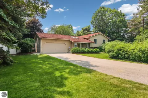 5203 Barney Rd, Traverse City, MI 49684