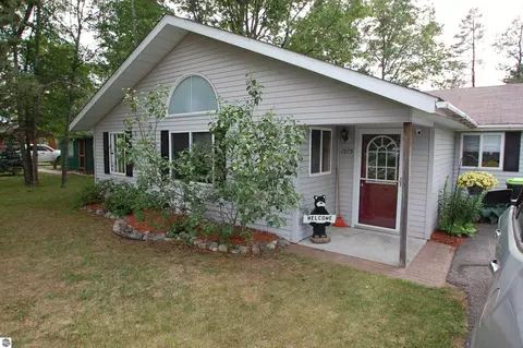 1575 Dartmouth Rd, Saint Helen, MI 48656