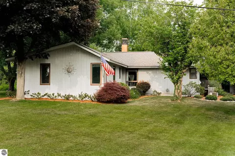 125 Mitchell Dr, Elk Rapids, MI 49629 photo 24