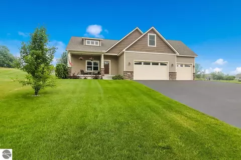 4324 Long Wood Dr, Traverse City, MI 49685