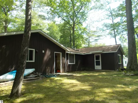 3582 Lakeside Dr, Lupton, MI 48635 photo 3