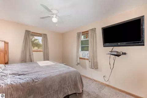 406 W Main St, Maple Rapids, MI 48853 photo 9