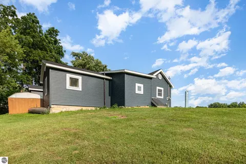 406 W Main St, Maple Rapids, MI 48853 photo 15