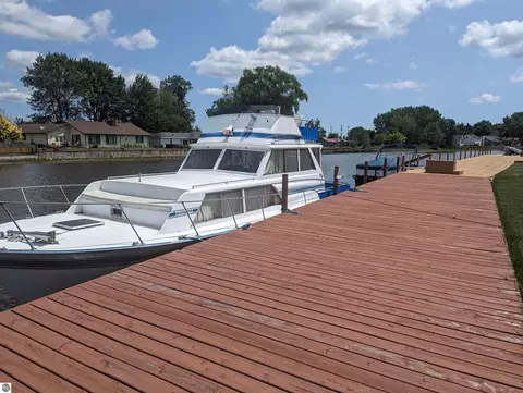 2947 Midshipman Dr, Au Gres, MI 48703 photo 2