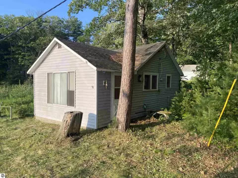 8446 Main St, Curran, MI 48728