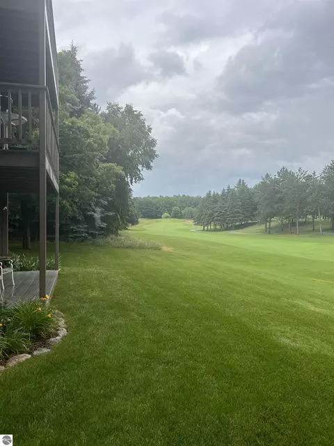 5524 Golfview Ct, Williamsburg, MI 49690