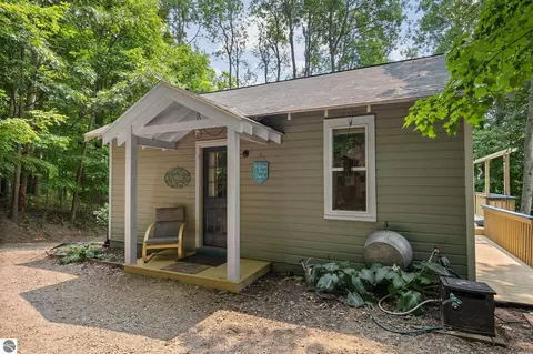 308 W Cayuga, Bellaire, MI 49615