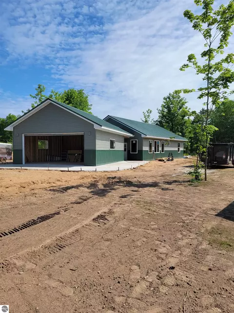 285 Cayo Dr, Buckley, MI 49620