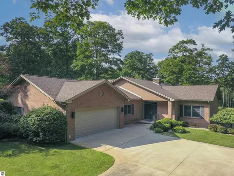 5172 Dream Dr, West Branch, MI 48661