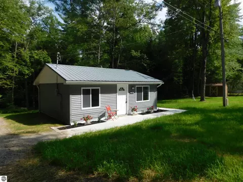 1206 Little Crk, Alger, MI 48610