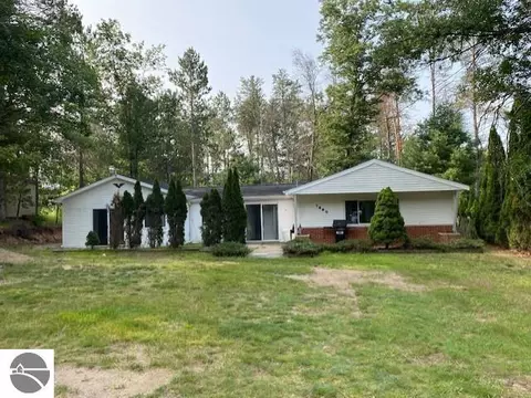 1690 Pontiac Trl, West Branch, MI 48661