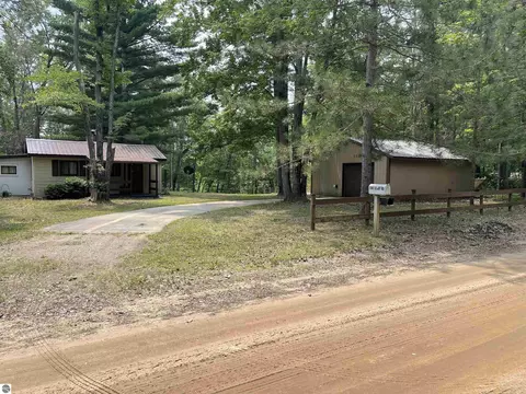 1187 Ziggy Rd, Farwell, MI 48622 photo 2