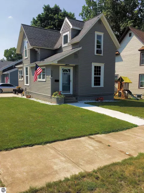 328 Howard St, Cadillac, MI 49601