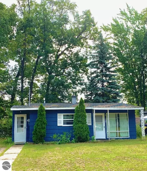429 Davis, Traverse City, MI 49686