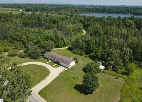 1904 Marion Ctr, Charlevoix, MI 49720