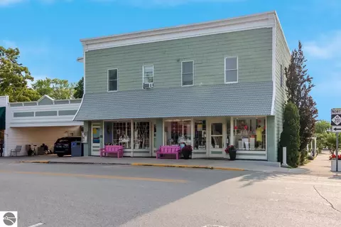 102 N Mill St, Northport, MI 49670