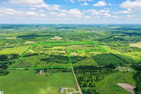000 17 Mile Rd, Evart, MI 49631