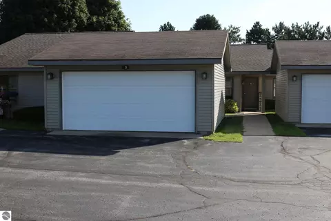 5273 Gray Rd #2, Traverse City, MI 49684