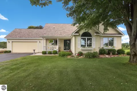 107 Fairway Ct, Kewadin, MI 49648