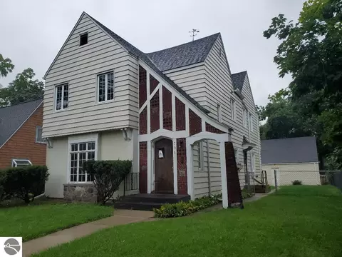 706 S Arnold St, Mount Pleasant, MI 48858