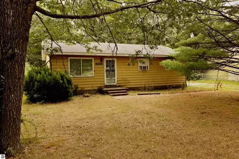 6108 Cedar Lake Rd, Oscoda, MI 48750