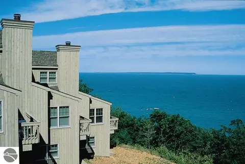 9 Pinnacle Pl # c, Glen Arbor, MI 49636