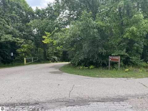 4370 Eagle Crest Dr, Williamsburg, MI 49690 photo 26