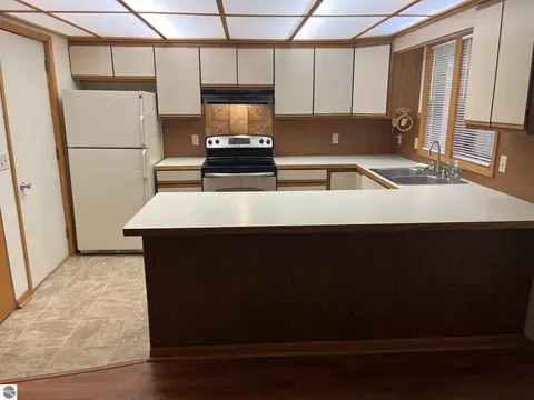 4370 Eagle Crest Dr, Williamsburg, MI 49690 photo 12