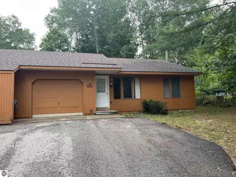 4370 Eagle Crest Dr, Williamsburg, MI 49690 photo 4