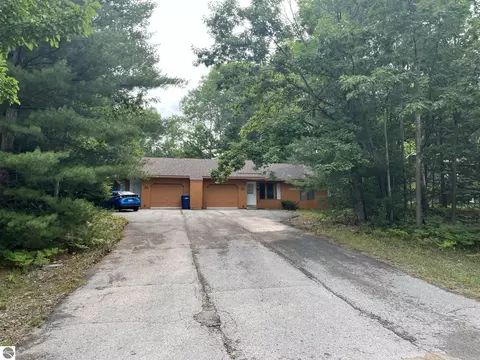 4370 Eagle Crest Dr, Williamsburg, MI 49690