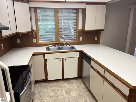 4370 Eagle Crest Dr, Williamsburg, MI 49690 photo 13