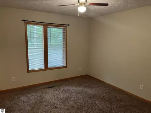 4370 Eagle Crest Dr, Williamsburg, MI 49690 photo 16