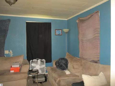 885 N 891 N Warner Rd, Sumner, MI 48889 photo 6