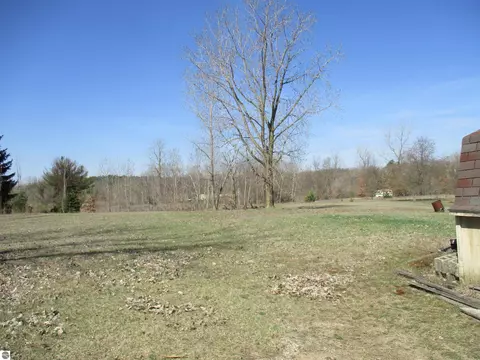 885 N 891 N Warner Rd, Sumner, MI 48889 photo 14