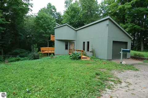 14885 23 Mile Rd, Tustin, MI 49688