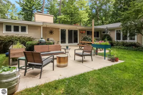 1320 Peninsula Ct, Traverse City, MI 49686